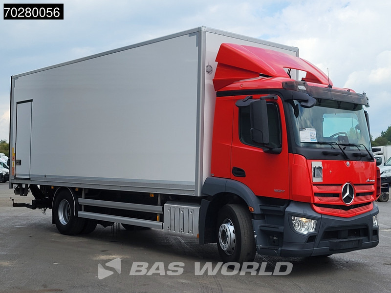 Mercedes-Benz Antos 1827 4X2 19tonner 2000kg Ladebordwand Automatic Euro 6 - Kamion sa zatvorenim sandukom: slika 5 Mercedes-Benz Antos 1827 4X2 19tonner 2000kg Ladebordwand Automatic Euro 6 - Kamion sa zatvorenim sandukom: slika 5