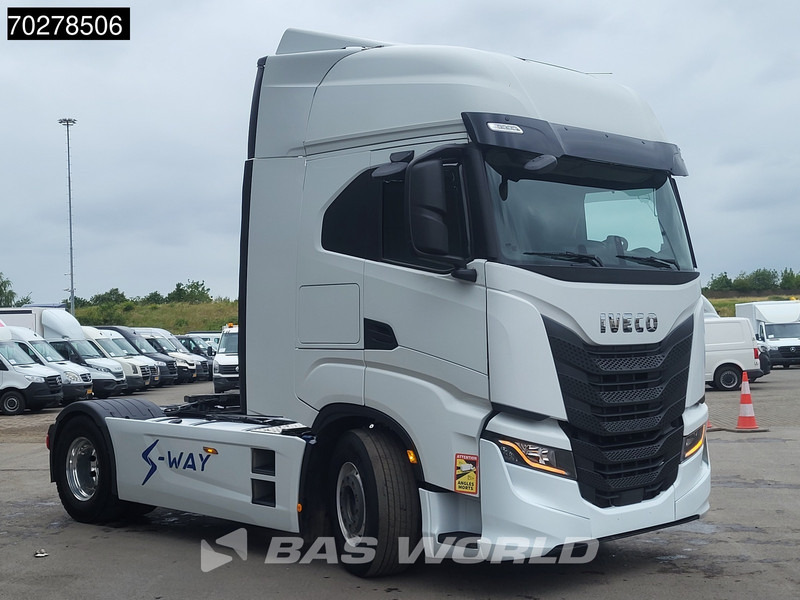 Iveco S-Way 570 S-Way 4X2 Retarder 2x Tanks Standklima Navi Alcoa's - Tegljač: slika 3 Iveco S-Way 570 S-Way 4X2 Retarder 2x Tanks Standklima Navi Alcoa's - Tegljač: slika 3