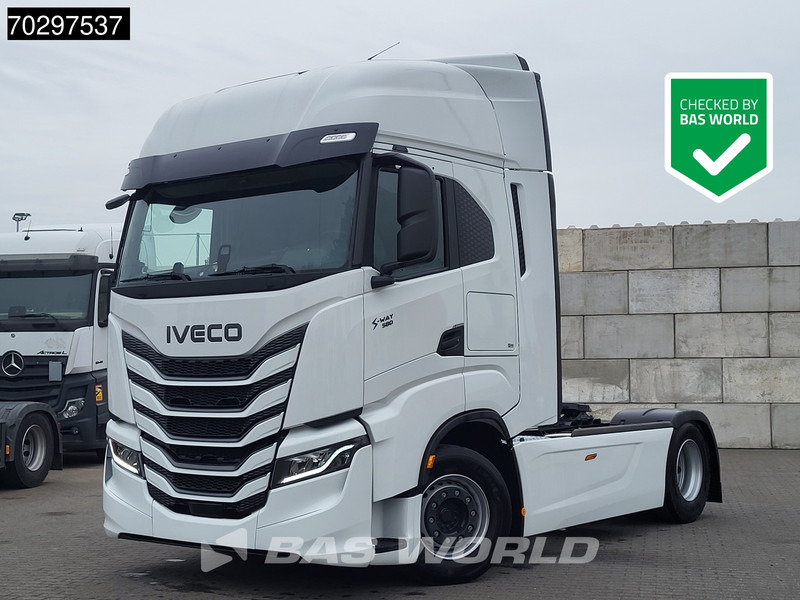 Iveco S-Way 580 4X2 NEW! 2x Tanks Standklima Navi ACC LED Euro 6 - Tegljač: slika 1 Iveco S-Way 580 4X2 NEW! 2x Tanks Standklima Navi ACC LED Euro 6 - Tegljač: slika 1