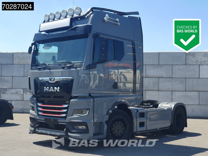 MAN TGX 18.520 4X2 Individual Lion S! GX Retarder Full-Air 2x Tanks Navi LED ACC Euro 6 - Tegljač: slika 1 MAN TGX 18.520 4X2 Individual Lion S! GX Retarder Full-Air 2x Tanks Navi LED ACC Euro 6 - Tegljač: slika 1