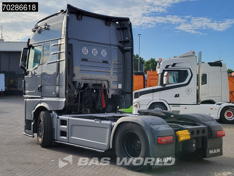 MAN TGX 18.520 4X2 Individual Lion S! GX Retarder Full-Air 2x Tanks Navi LED ACC Euro 6 - Tegljač: slika 2 MAN TGX 18.520 4X2 Individual Lion S! GX Retarder Full-Air 2x Tanks Navi LED ACC Euro 6 - Tegljač: slika 2