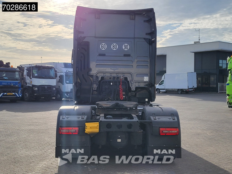 MAN TGX 18.520 4X2 Individual Lion S! GX Retarder Full-Air 2x Tanks Navi LED ACC Euro 6 - Tegljač: slika 5 MAN TGX 18.520 4X2 Individual Lion S! GX Retarder Full-Air 2x Tanks Navi LED ACC Euro 6 - Tegljač: slika 5