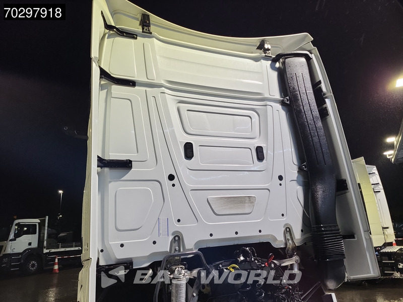 Mercedes-Benz Actros 1845 4X2 StreamSpace 2xTanks Standklima Navi Euro 6 - Tegljač: slika 5 Mercedes-Benz Actros 1845 4X2 StreamSpace 2xTanks Standklima Navi Euro 6 - Tegljač: slika 5