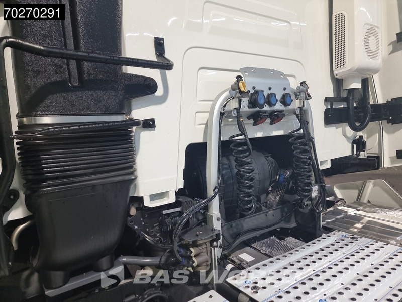 Renault T 480 4X2 Retarder TC 2x Tanks Standklima SleeperCab - Tegljač: slika 5 Renault T 480 4X2 Retarder TC 2x Tanks Standklima SleeperCab - Tegljač: slika 5