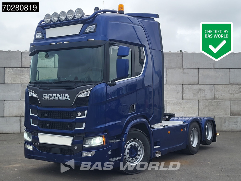 Scania R650 R 6X2 3 Pedal! Retarder Full-Air Liftachse Standklima Navi - Tegljač: slika 1 Scania R650 R 6X2 3 Pedal! Retarder Full-Air Liftachse Standklima Navi - Tegljač: slika 1