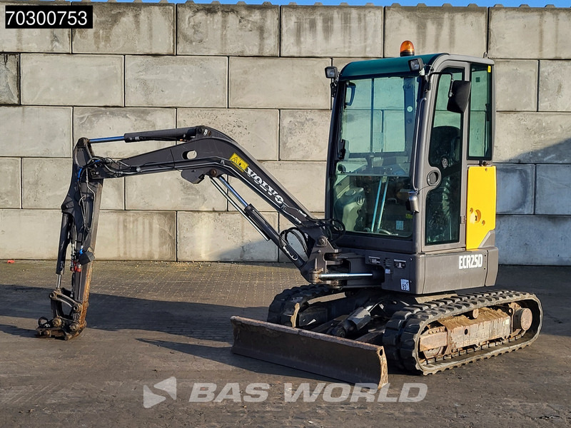 Volvo ECR25 D - Mini bager: slika 2 Volvo ECR25 D - Mini bager: slika 2