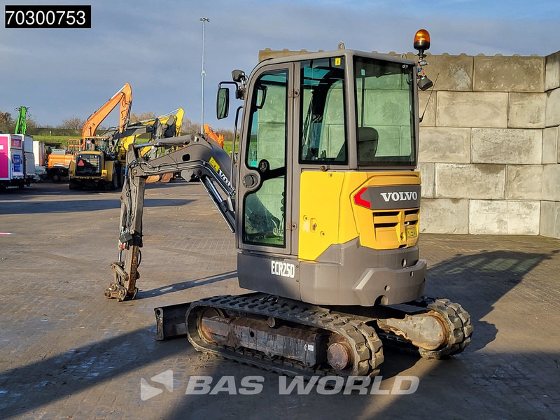 Volvo ECR25 D - Mini bager: slika 3 Volvo ECR25 D - Mini bager: slika 3
