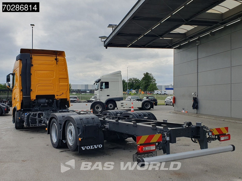 Volvo FH 460 6X2 NEW chassis! Full air Suspension Lift-Axle Navi ACC LED Euro 6 - Kamion sa golom šasijom i zatvorenom kabinom: slika 2 Volvo FH 460 6X2 NEW chassis! Full air Suspension Lift-Axle Navi ACC LED Euro 6 - Kamion sa golom šasijom i zatvorenom kabinom: slika 2