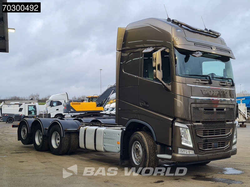 Volvo FH 540 FH 8X4 Chassis Lift+Steering Axle Automatic VEB+ Euro 6 - Kamion sa golom šasijom i zatvorenom kabinom: slika 3 Volvo FH 540 FH 8X4 Chassis Lift+Steering Axle Automatic VEB+ Euro 6 - Kamion sa golom šasijom i zatvorenom kabinom: slika 3