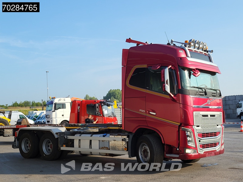 Volvo FH16 700 FH16 6X4 Full Air 20t Hook Xenon Euro 5 - Kamion sa hidrauličnom kukom: slika 5 Volvo FH16 700 FH16 6X4 Full Air 20t Hook Xenon Euro 5 - Kamion sa hidrauličnom kukom: slika 5