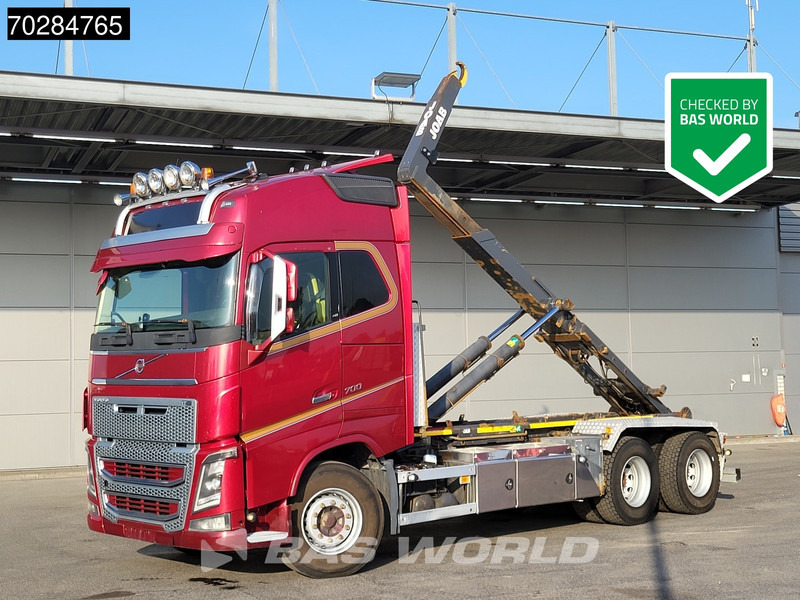 Volvo FH16 700 FH16 6X4 Full Air 20t Hook Xenon Euro 5 - Kamion sa hidrauličnom kukom: slika 1 Volvo FH16 700 FH16 6X4 Full Air 20t Hook Xenon Euro 5 - Kamion sa hidrauličnom kukom: slika 1