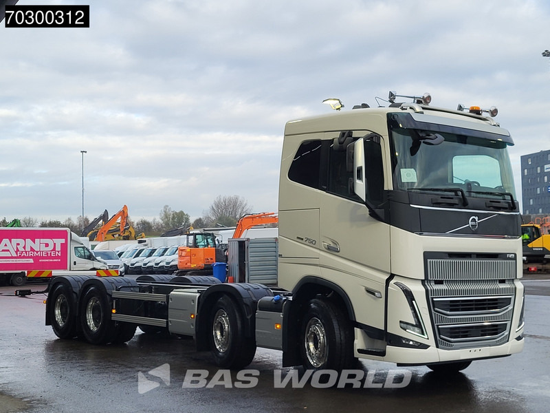 Volvo FH16 750 FH16 8X4 NEW 8x4 chassis! Air suspension Big-Axle Automatic VEB+ Euro 6 - Kamion sa golom šasijom i zatvorenom kabinom: slika 3 Volvo FH16 750 FH16 8X4 NEW 8x4 chassis! Air suspension Big-Axle Automatic VEB+ Euro 6 - Kamion sa golom šasijom i zatvorenom kabinom: slika 3