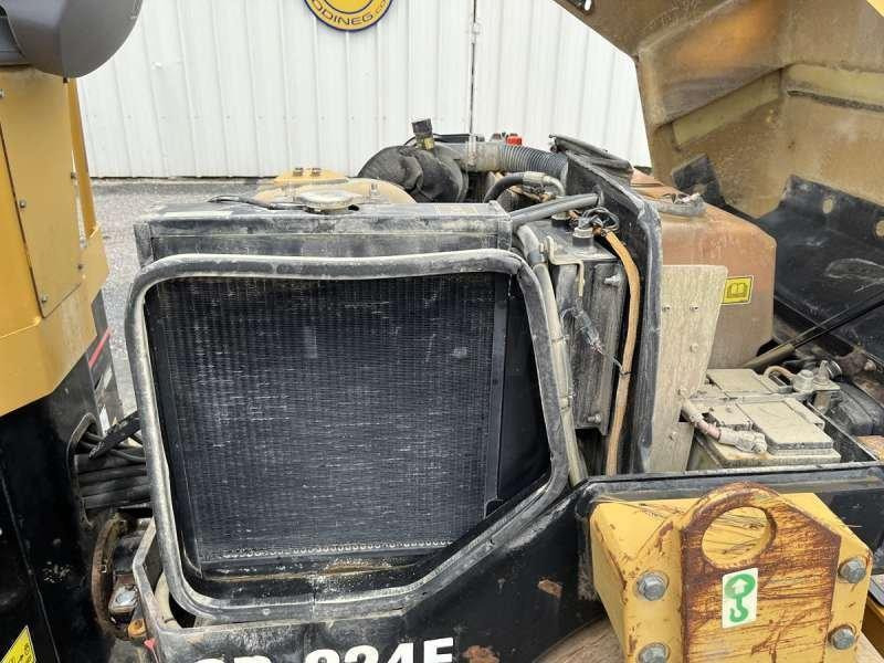 Valjak za puteve Caterpillar CB-224E: slika 28 Valjak za puteve Caterpillar CB-224E: slika 28