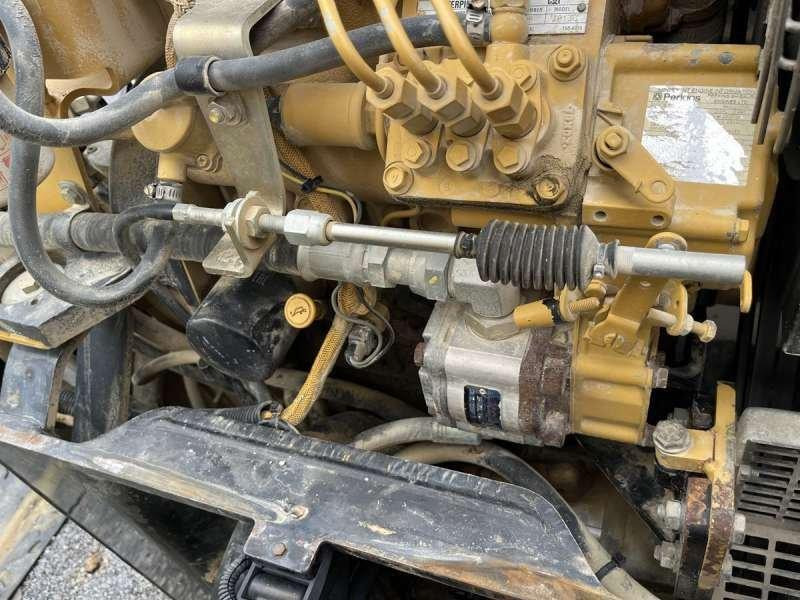 Valjak za puteve Caterpillar CB-224E: slika 32 Valjak za puteve Caterpillar CB-224E: slika 32