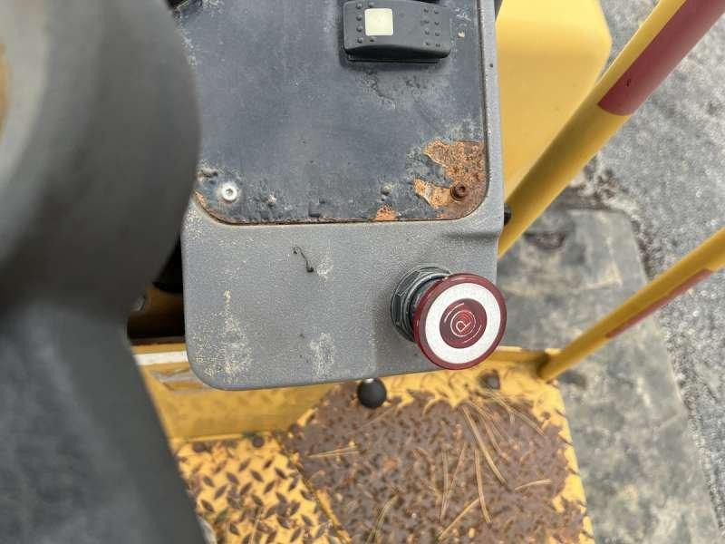 Valjak za puteve Caterpillar CB-224E: slika 42 Valjak za puteve Caterpillar CB-224E: slika 42