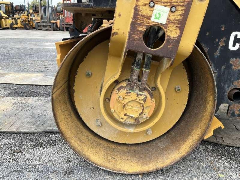 Valjak za puteve Caterpillar CB-224E: slika 12 Valjak za puteve Caterpillar CB-224E: slika 12