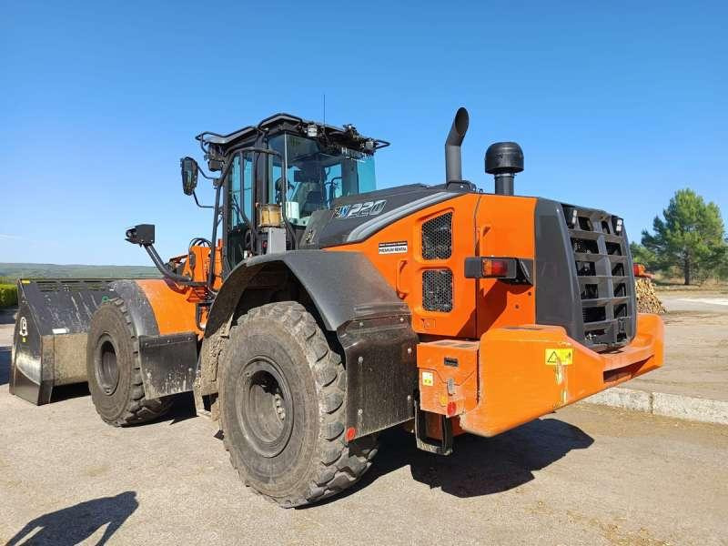 Hitachi ZW220-7 - Utovarivač točkaš: slika 3 Hitachi ZW220-7 - Utovarivač točkaš: slika 3