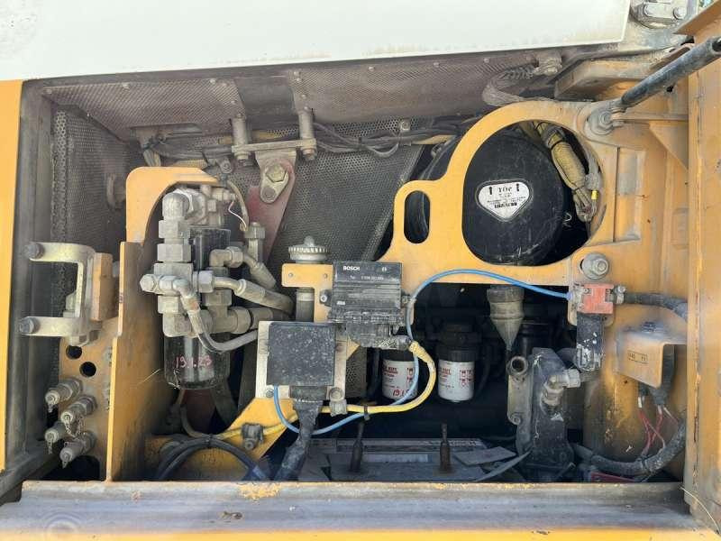 Utovarivač guseničar Liebherr LR614: slika 25