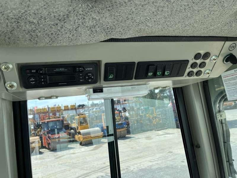 Utovarivač guseničar Liebherr LR614: slika 40