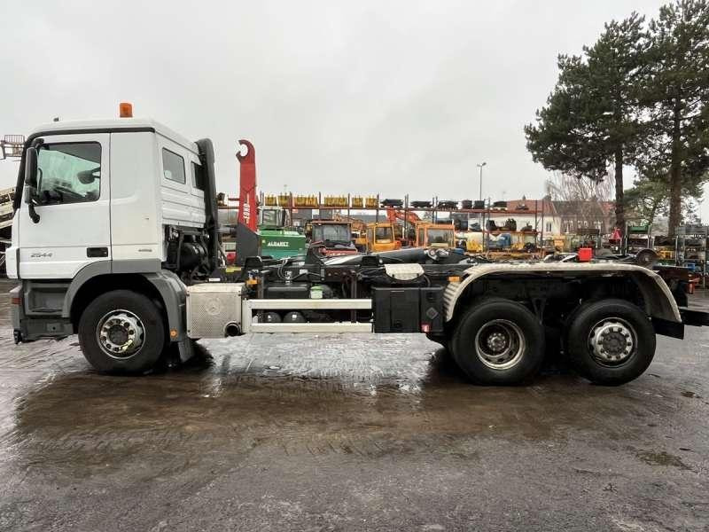 Mercedes ACTROS 2544 - Kamion sa hidrauličnom kukom: slika 4 Mercedes ACTROS 2544 - Kamion sa hidrauličnom kukom: slika 4
