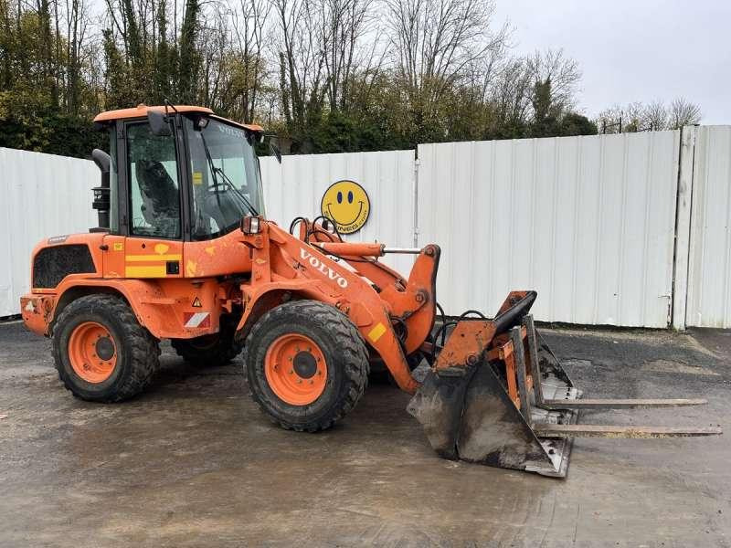 Volvo L30G - Utovarivač točkaš: slika 1 Volvo L30G - Utovarivač točkaš: slika 1
