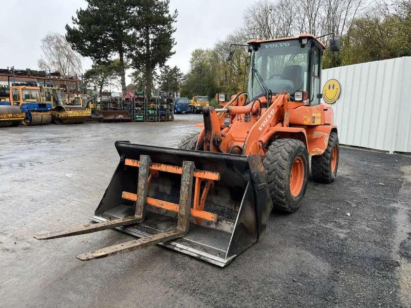 Volvo L30G - Utovarivač točkaš: slika 2 Volvo L30G - Utovarivač točkaš: slika 2
