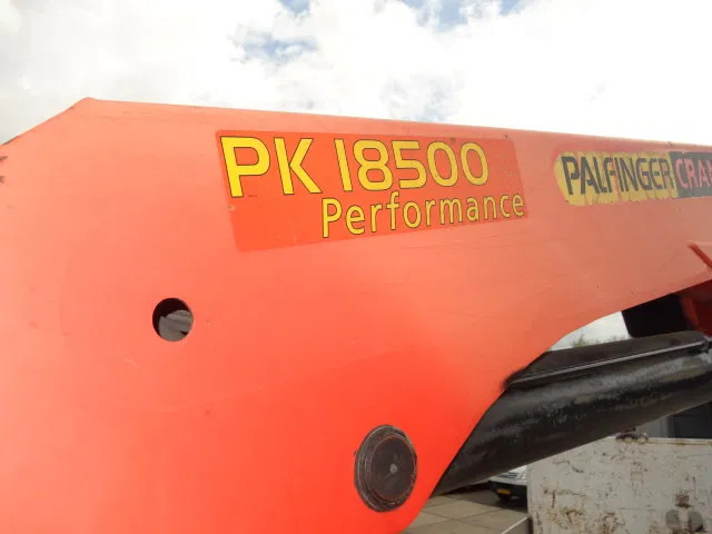 Kamion sa tovarnim sandukom, Kamion sa dizalicom DAF CF 360 6X4 MANUAL GEAR STEELSPRINGS 18,5 TON PALFINKER: slika 16 Kamion sa tovarnim sandukom, Kamion sa dizalicom DAF CF 360 6X4 MANUAL GEAR STEELSPRINGS 18,5 TON PALFINKER: slika 16