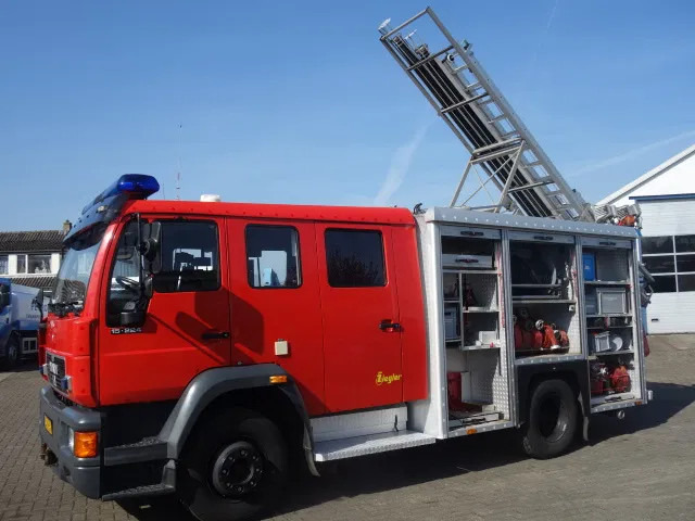 MAN 15 224-with winch 2500liter tank manual gearbox ,ziegler pomp - Vatrogasni kamion: slika 2 MAN 15 224-with winch 2500liter tank manual gearbox ,ziegler pomp - Vatrogasni kamion: slika 2