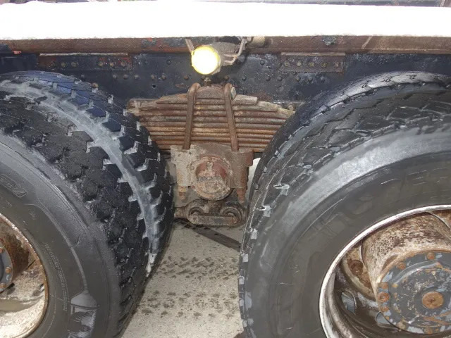 MAN 35-364 8X4 - Kamion sa hidrauličnom kukom: slika 4 MAN 35-364 8X4 - Kamion sa hidrauličnom kukom: slika 4