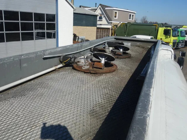 Volvo FL 240 220PK 12000 LITER STEELSPRINGS - Kamion cisterna: slika 4 Volvo FL 240 220PK 12000 LITER STEELSPRINGS - Kamion cisterna: slika 4