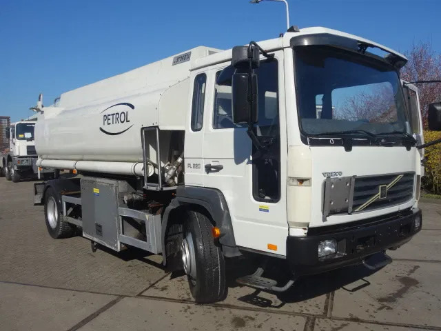 Volvo FL 240 220PK 12000 LITER STEELSPRINGS - Kamion cisterna: slika 1 Volvo FL 240 220PK 12000 LITER STEELSPRINGS - Kamion cisterna: slika 1