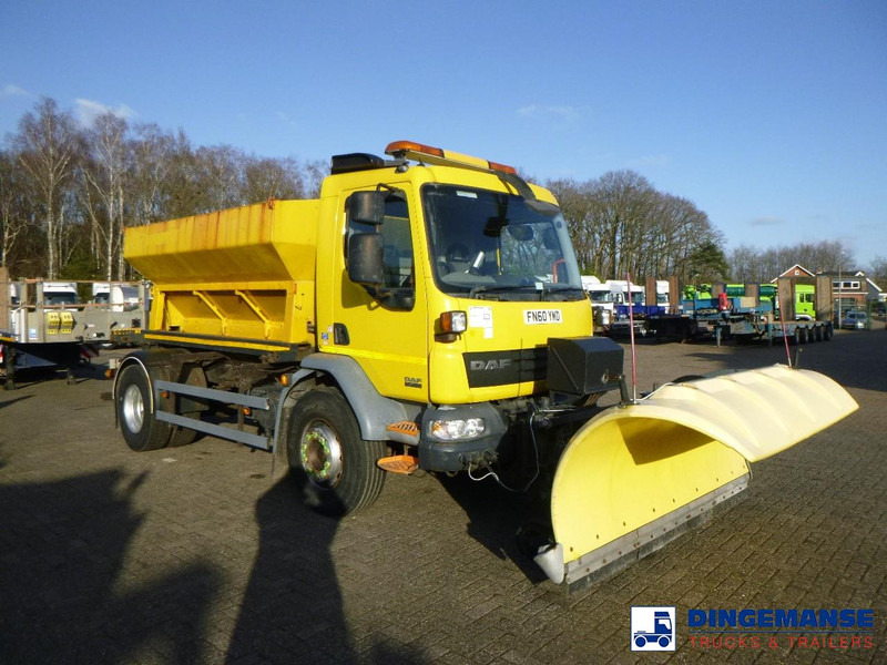 DAF LF 55.220 4x2 RHD gritter / snow plough - Vozilo za čišćenje snega: slika 2 DAF LF 55.220 4x2 RHD gritter / snow plough - Vozilo za čišćenje snega: slika 2