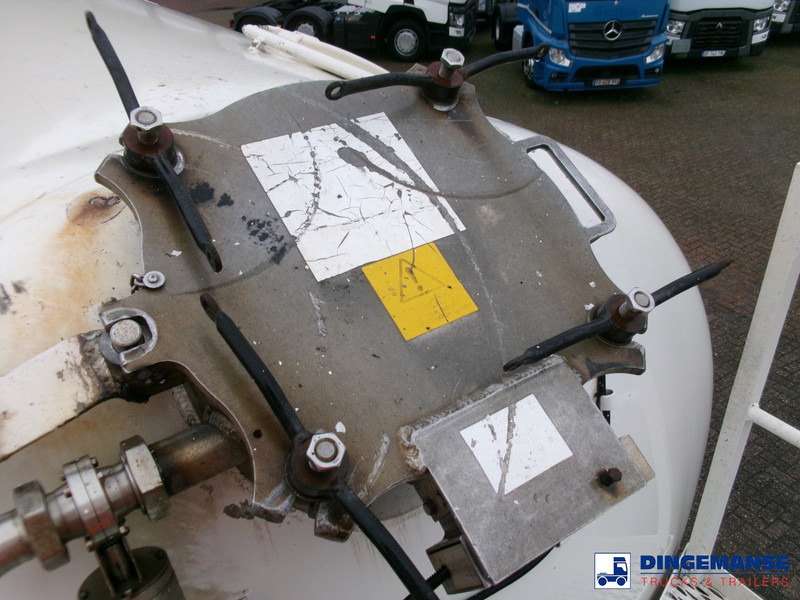 Feldbinder Powder tank alu 41 m3 (tipping) - Poluprikolica cisterna: slika 5 Feldbinder Powder tank alu 41 m3 (tipping) - Poluprikolica cisterna: slika 5