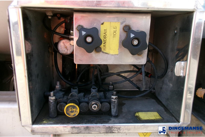 Poluprikolica cisterna LAG Chemical tank inox 37.5 m3 / 1 comp + pump: slika 16 Poluprikolica cisterna LAG Chemical tank inox 37.5 m3 / 1 comp + pump: slika 16