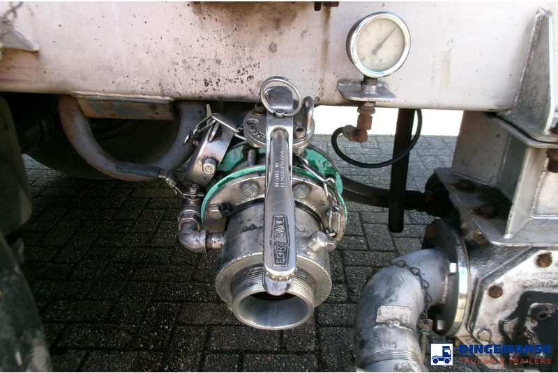 Poluprikolica cisterna LAG Chemical tank inox 37.5 m3 / 1 comp + pump: slika 14 Poluprikolica cisterna LAG Chemical tank inox 37.5 m3 / 1 comp + pump: slika 14