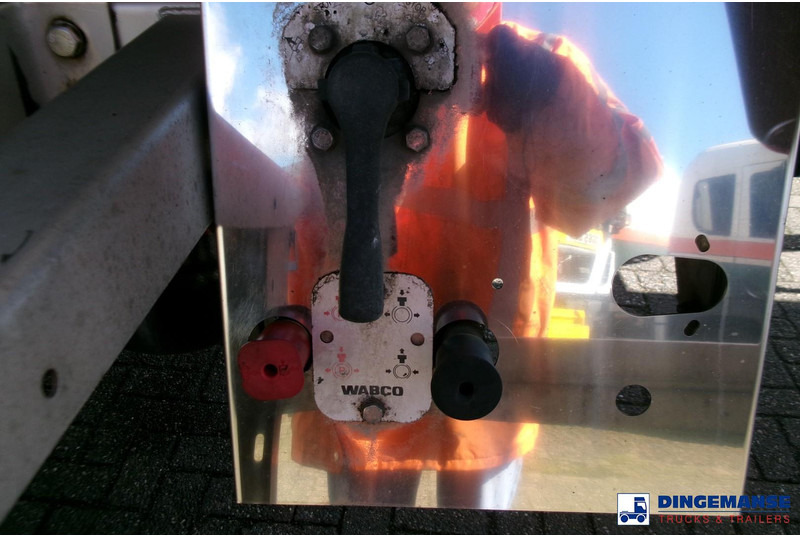 Poluprikolica cisterna LAG Chemical tank inox 37.5 m3 / 1 comp + pump: slika 19 Poluprikolica cisterna LAG Chemical tank inox 37.5 m3 / 1 comp + pump: slika 19