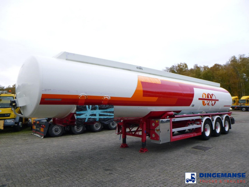 LAG Jet fuel tank alu 44.5 m3 / 1 comp - Poluprikolica cisterna: slika 1 LAG Jet fuel tank alu 44.5 m3 / 1 comp - Poluprikolica cisterna: slika 1