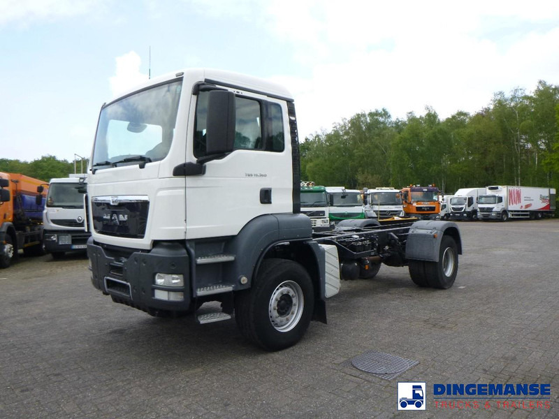 MAN TGS 19.360 4X2 BBS manual Euro 2 chassis + PTO - Kamion sa golom šasijom i zatvorenom kabinom: slika 1 MAN TGS 19.360 4X2 BBS manual Euro 2 chassis + PTO - Kamion sa golom šasijom i zatvorenom kabinom: slika 1