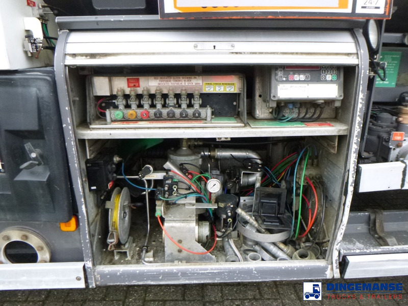 Kamion cisterna MAN TGS 26.320 6X2 RHD fuel tank 20 m3 / 4 comp: slika 14