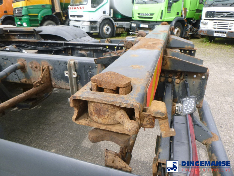 Kamion sa golom šasijom i zatvorenom kabinom MAN TGS 26.360 Euro 5 6x2 chassis 20 ft + ADR: slika 18