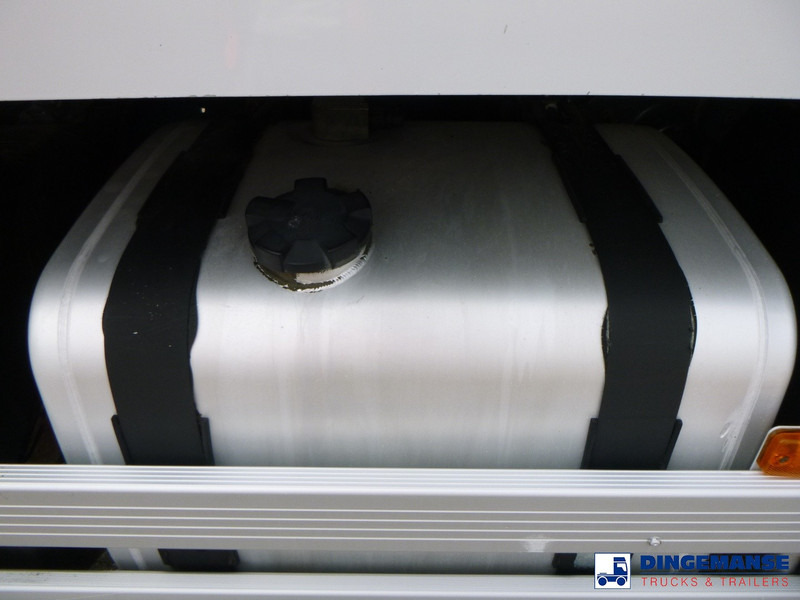 Kamion cisterna Renault Premium 270 dxi 4x2 fuel tank 13.7 m3 / 4 comp: slika 9 Kamion cisterna Renault Premium 270 dxi 4x2 fuel tank 13.7 m3 / 4 comp: slika 9