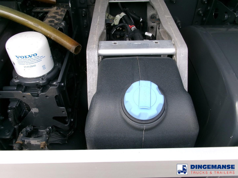 Kamion cisterna Volvo FM 380 6X2 fuel tank 20.6 m3 / 4 comp: slika 18 Kamion cisterna Volvo FM 380 6X2 fuel tank 20.6 m3 / 4 comp: slika 18
