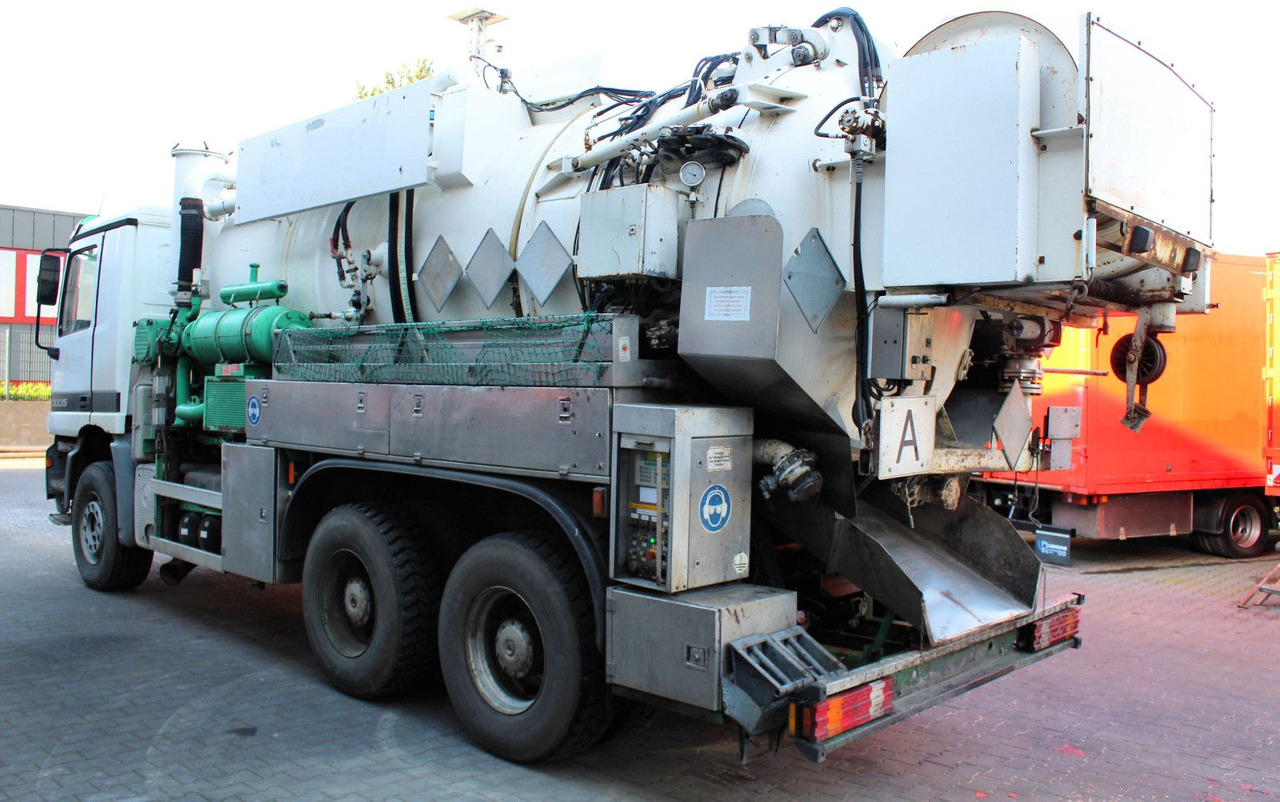 Mercedes-Benz Actros 3335 6x4 Kroll 13m³ HD-Kombi ADR/GGVS V2A - Vakuumska cisterna: slika 5 Mercedes-Benz Actros 3335 6x4 Kroll 13m³ HD-Kombi ADR/GGVS V2A - Vakuumska cisterna: slika 5