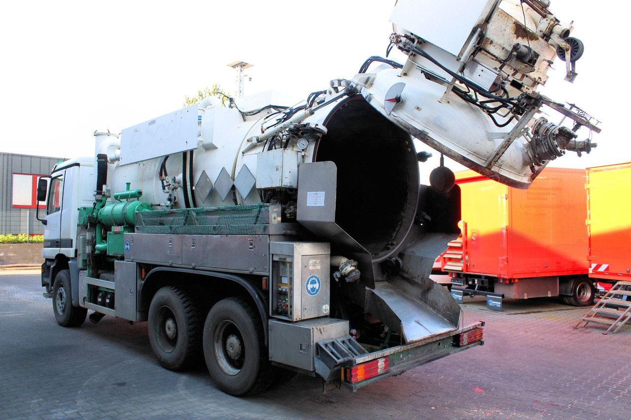 Mercedes-Benz Actros 3335 6x4 Kroll 13m³ HD-Kombi ADR/GGVS V2A - Vakuumska cisterna: slika 2 Mercedes-Benz Actros 3335 6x4 Kroll 13m³ HD-Kombi ADR/GGVS V2A - Vakuumska cisterna: slika 2