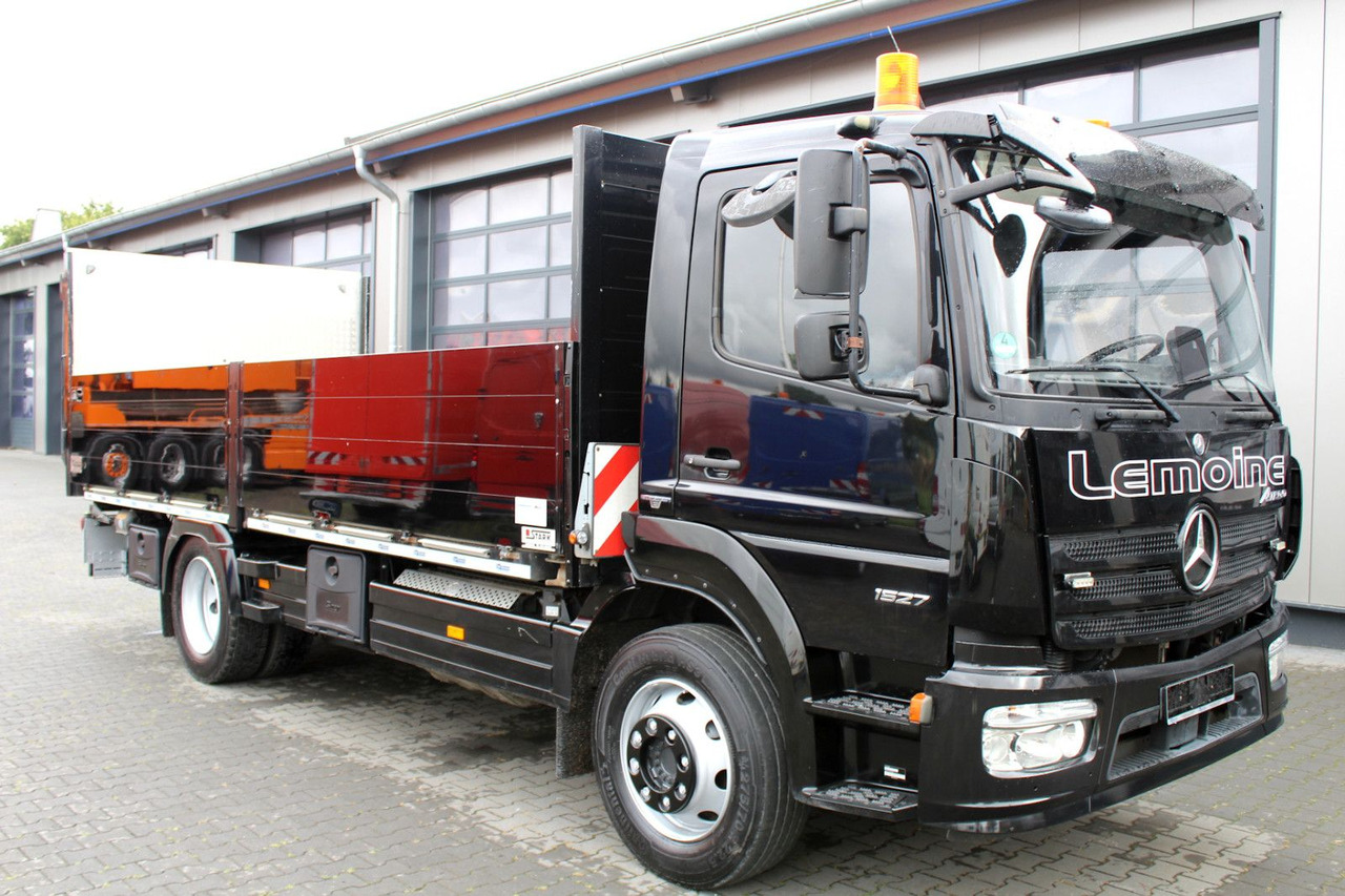 Mercedes-Benz Atego 1527 4x2 Pritsche + Ladebordwand - Dostavno vozilo s ravnom platformom: slika 1 Mercedes-Benz Atego 1527 4x2 Pritsche + Ladebordwand - Dostavno vozilo s ravnom platformom: slika 1