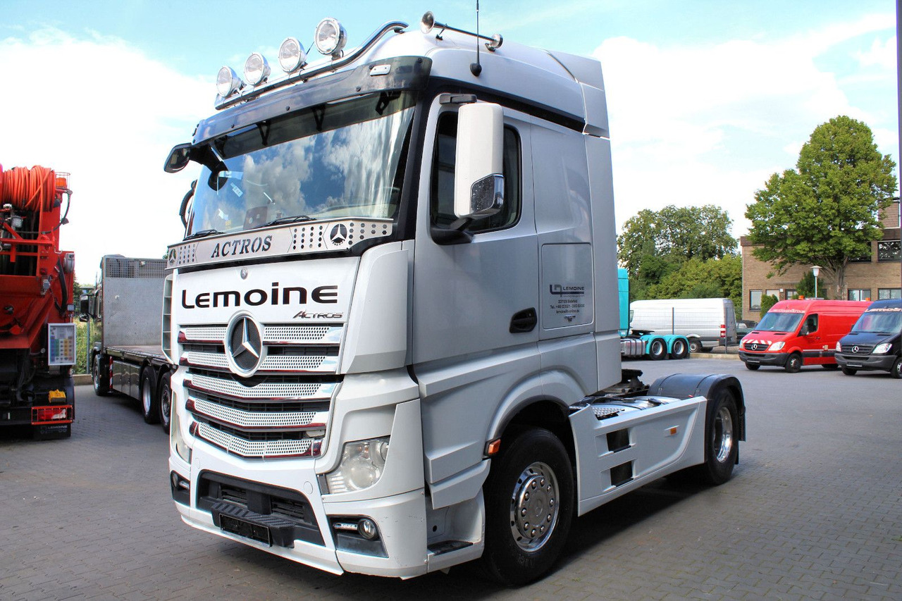 Mercedes-Benz Actros 1853 4x2 LS +Hydraulik + neuer AT-Motor - Tegljač: slika 3 Mercedes-Benz Actros 1853 4x2 LS +Hydraulik + neuer AT-Motor - Tegljač: slika 3