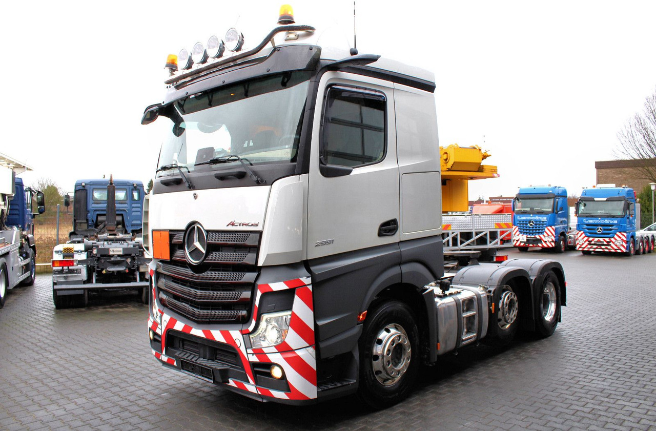 Mercedes-Benz Actros 2551 6x2 BigSpace 68 to Schwerlast + LIFT - Tegljač: slika 2 Mercedes-Benz Actros 2551 6x2 BigSpace 68 to Schwerlast + LIFT - Tegljač: slika 2