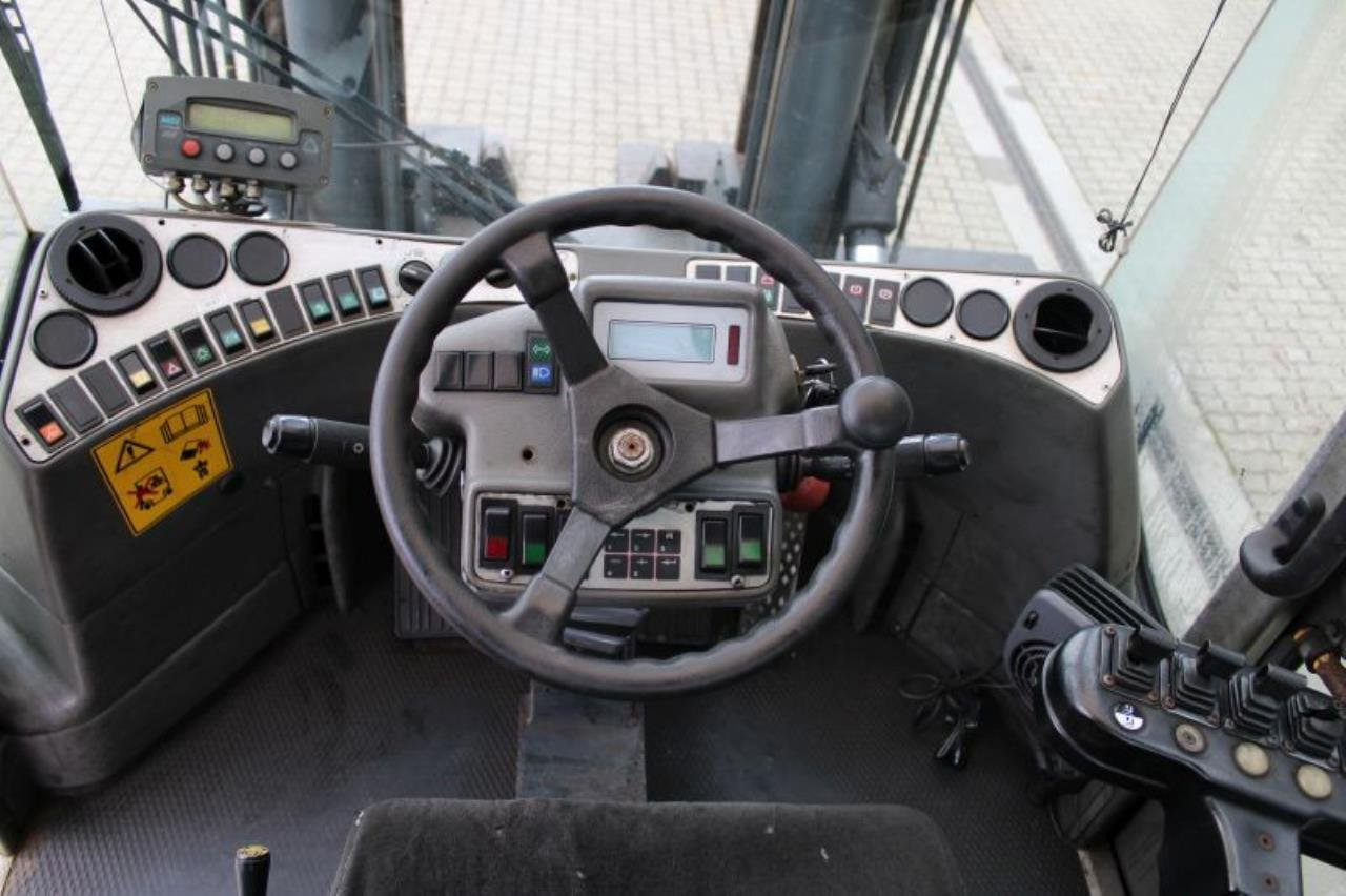 Kalmar DCD160-12 - Dizel viljuškar: slika 4 Kalmar DCD160-12 - Dizel viljuškar: slika 4