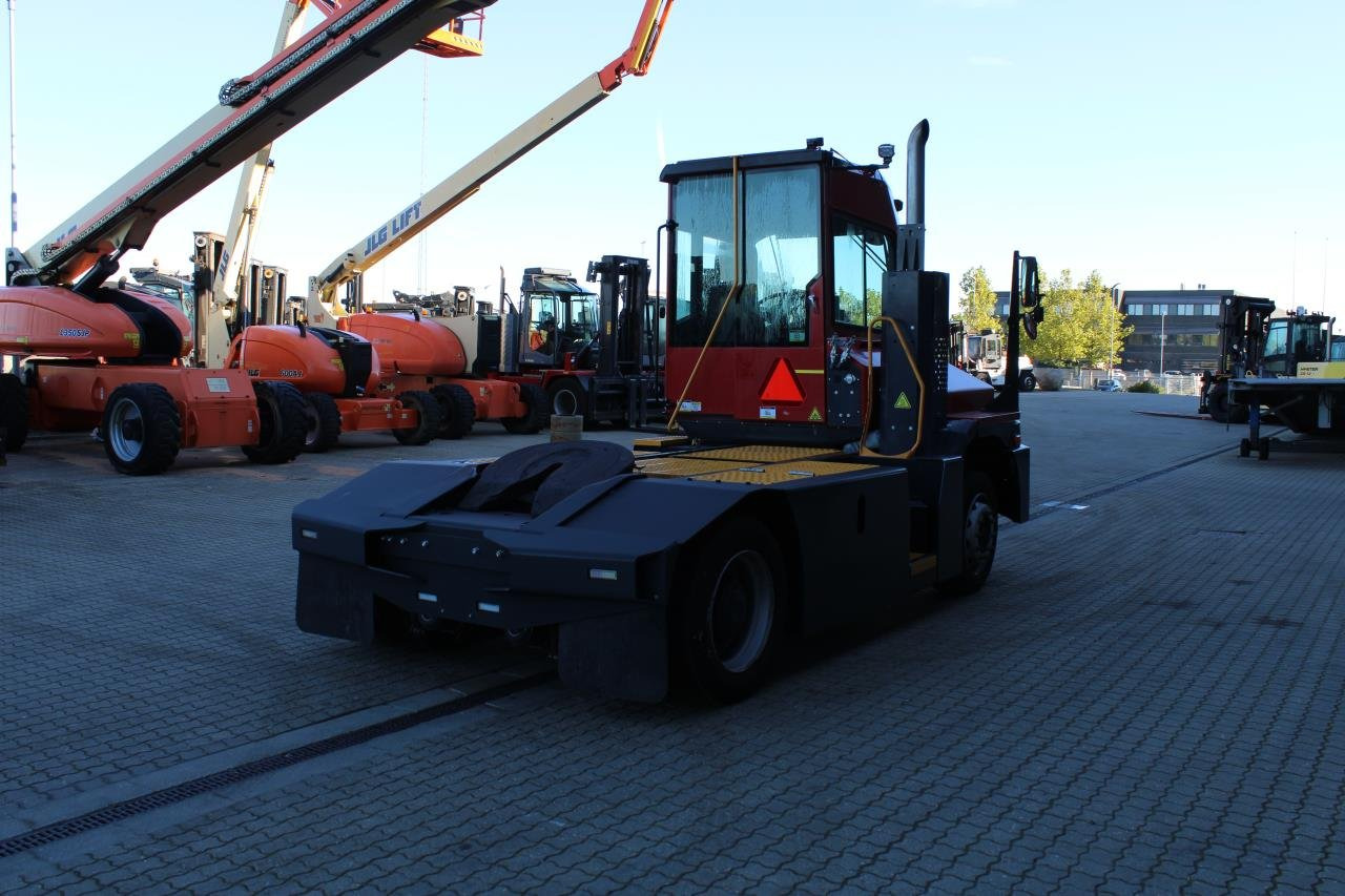 Kalmar T2I 4X2 - Terminalni traktor: slika 3 Kalmar T2I 4X2 - Terminalni traktor: slika 3