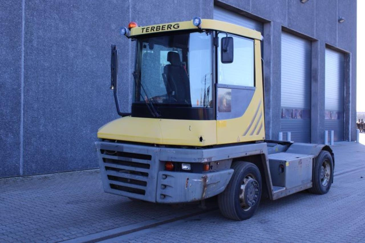 Terberg RT223 - Terminalni traktor: slika 2 Terberg RT223 - Terminalni traktor: slika 2